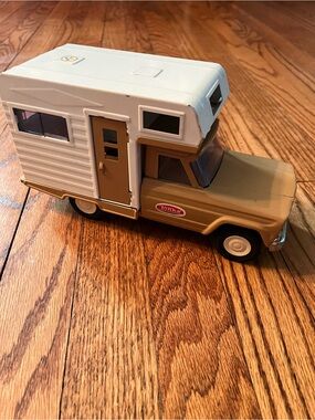 Vtg. 1970’s Tonka Jeep Camper Truck Mini, Metal w/ Detachable Camper Unit, Retro